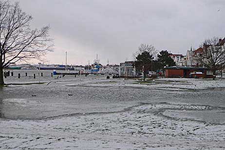 Travemünde Aktuell: Montag 15 Uhr: Hochwasserpegel Travemünde 619 cm