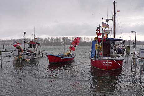 Travemünde Aktuell: Montag 15 Uhr: Hochwasserpegel Travemünde 619 cm