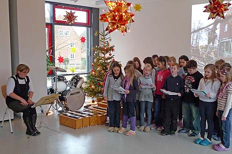 Passend zum Thema wurde ein Lied über die Kartoffel vorgetragen. Fotos: KARL ERHARD VÖGELE 