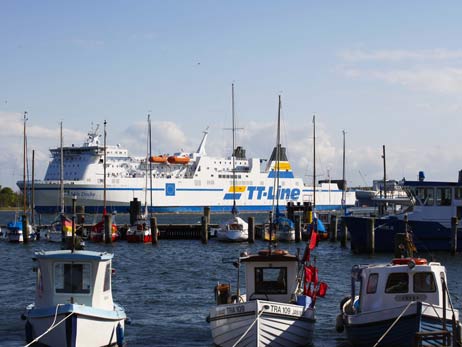Travemünde Aktuell: Farbrausch im Ortskern