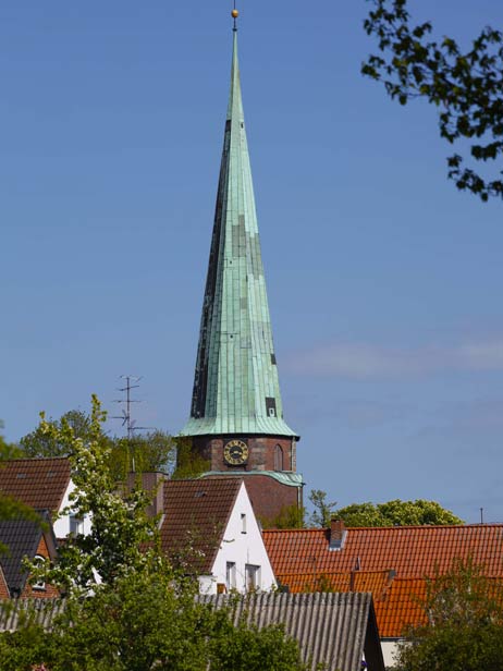 Travemünde Aktuell: Farbrausch im Ortskern