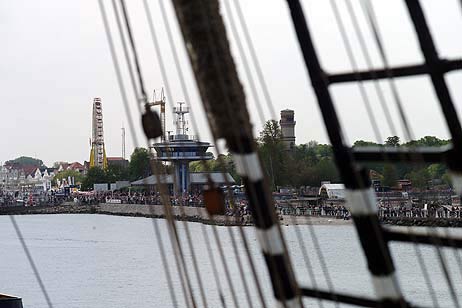 Travemünde Aktuell: Der Passat Chor auf der Kruzenshtern