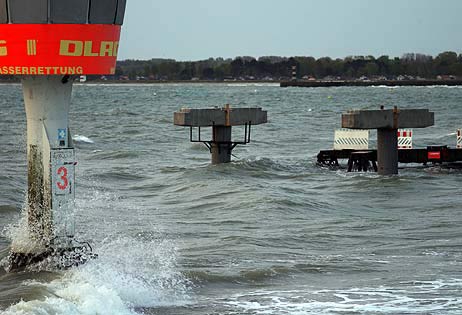 Travemünde Aktuell: DLRG-Turm auf Wanderschaft