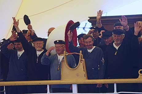 Hervorragend besucht auch bei Norddeutschem Wetter: Der Passat-Chor an Bord der Passat. Fotos: KARL ERHARD VÖGELE