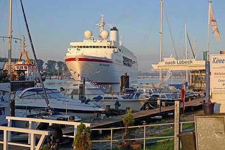 Travemünde Aktuell: MS Deutschland erreicht Travemünde