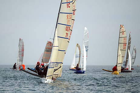 Travemünde Aktuell: Schneider vorzeitig Goldcup-Sieger der Folkeboote