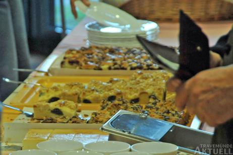 Schlangen bildeten sich am Kuchenstand des Restaurants »Vineta«. Fotos: TA 