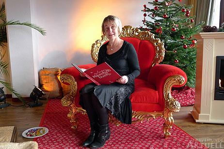 Gästebetreuerin Maren Kirch las Weihnachtsmärchen für Kinder. Fotos: KARL ERHARD VÖGELE
