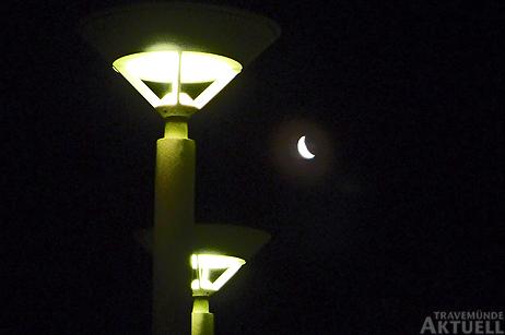 Travemünde Aktuell: Dem Mond hinterher