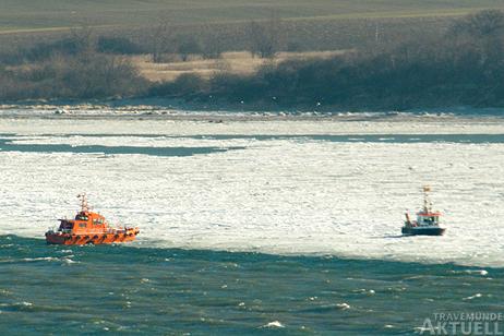 Travemünde Aktuell: »OSTE« aus dem Eis geholt