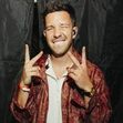 Zum Artikel Nico Santos kommt 2027 zu »Stars am Strand«